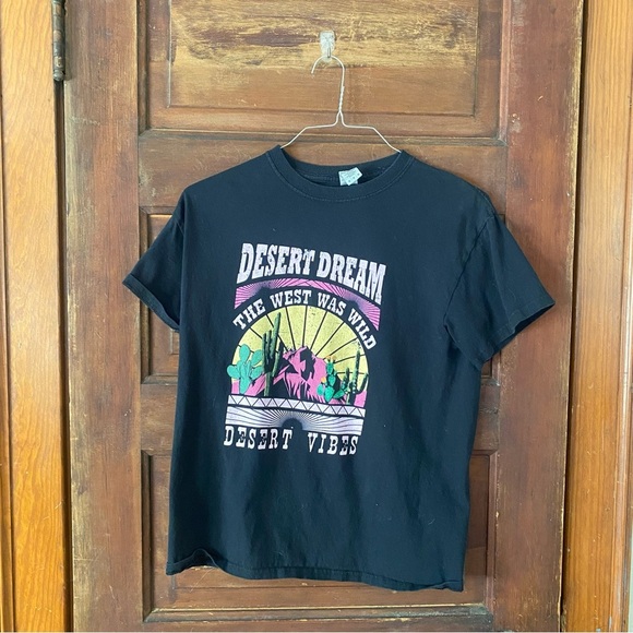 Gildan Tops - Black Desert T-shirt